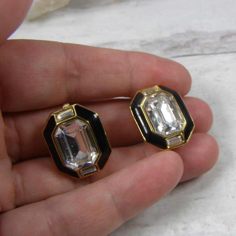 Vintage Trifari Black Enamel Faceted Clear Crystal Emerald Cut Earrings Gold t
